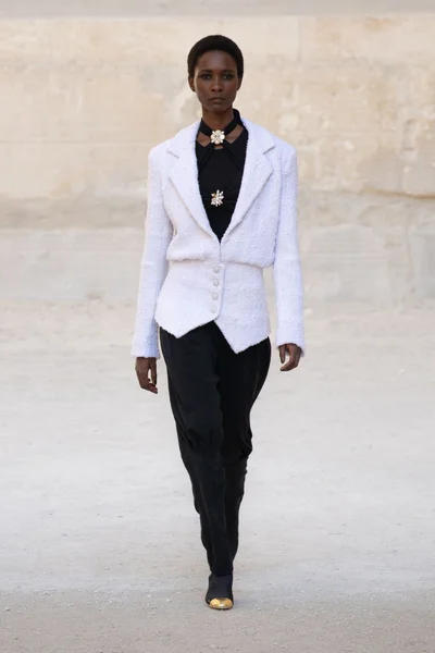 Look 2
